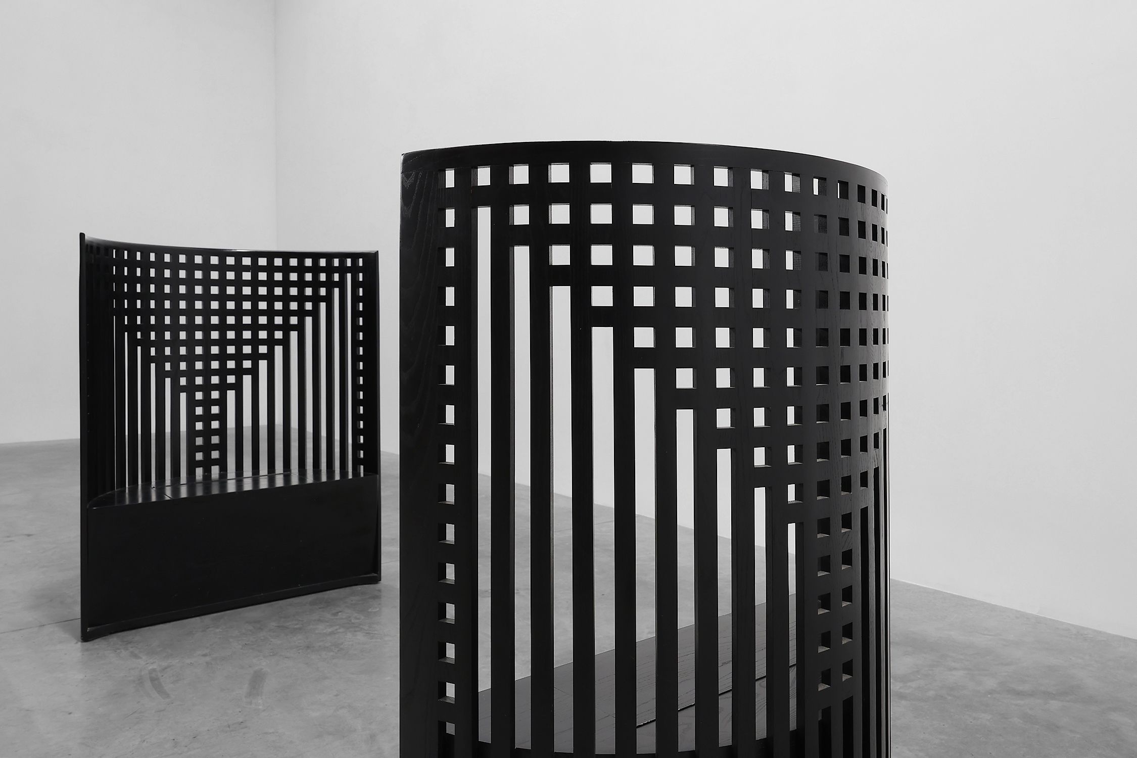 Pair of black Mackintosh Willow chairs by Atelier International, Italy 1980sthumbnail